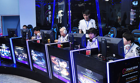 与此同时 与此同时